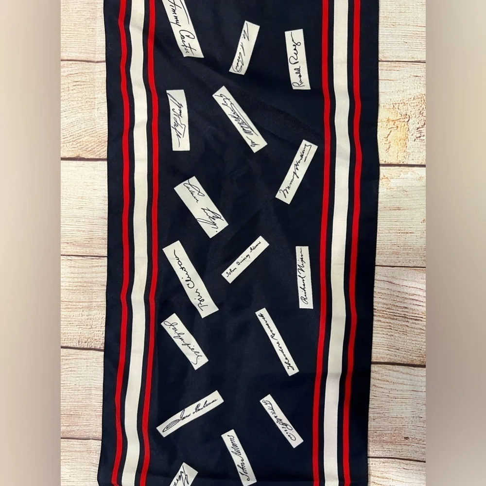 T&M Designers 90s Vintage Millicent The Presidents Signature Decorative Scarf OS